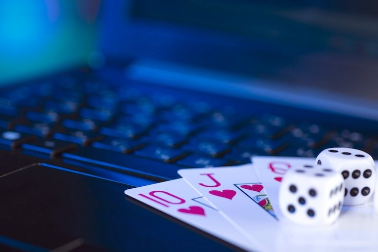 Ilustrasi proses verifikasi akun user interwin88 melalui email di ponsel